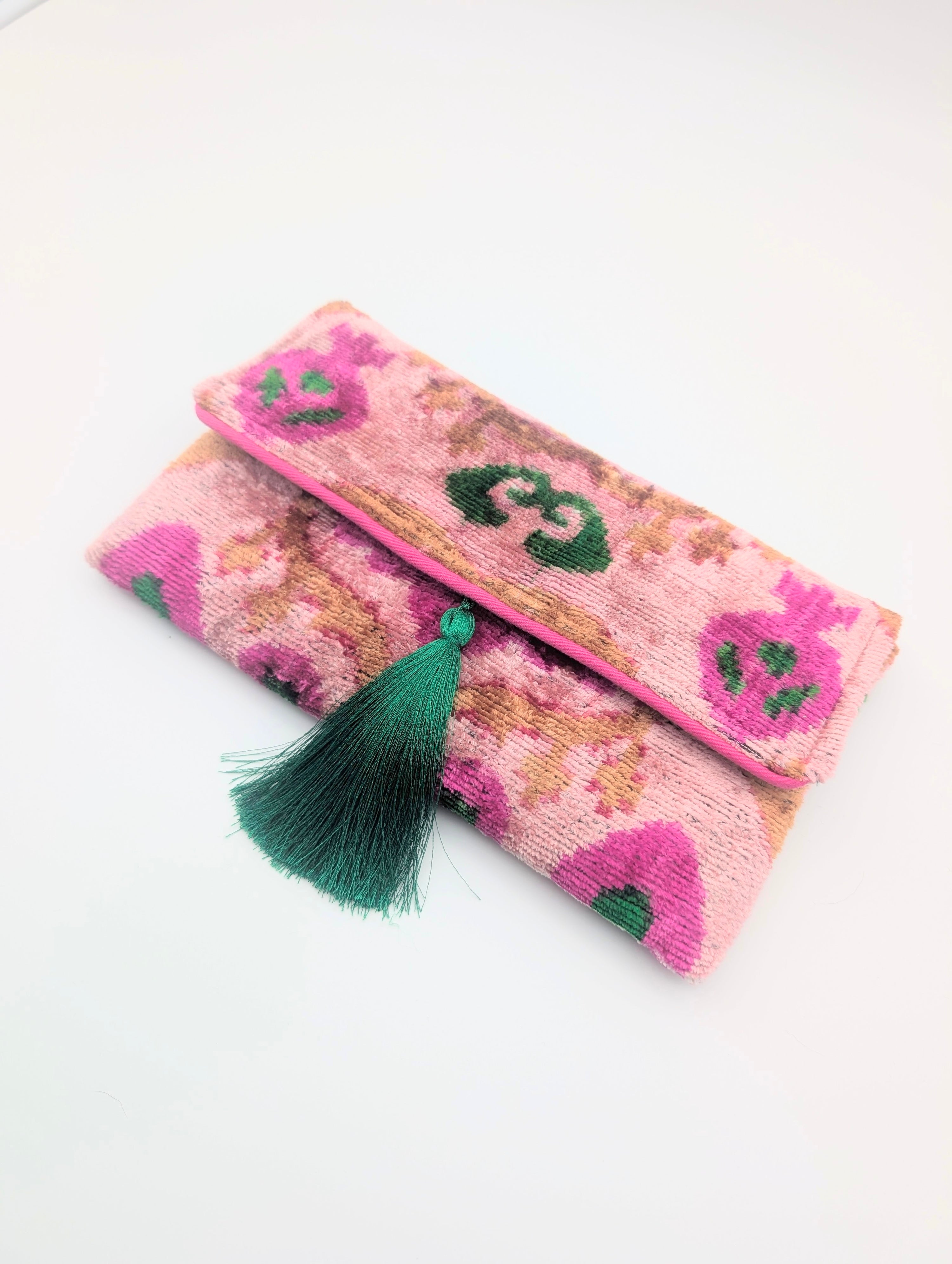 IKAT_VELVET_CLUTCH_AMALA_Pink_Green