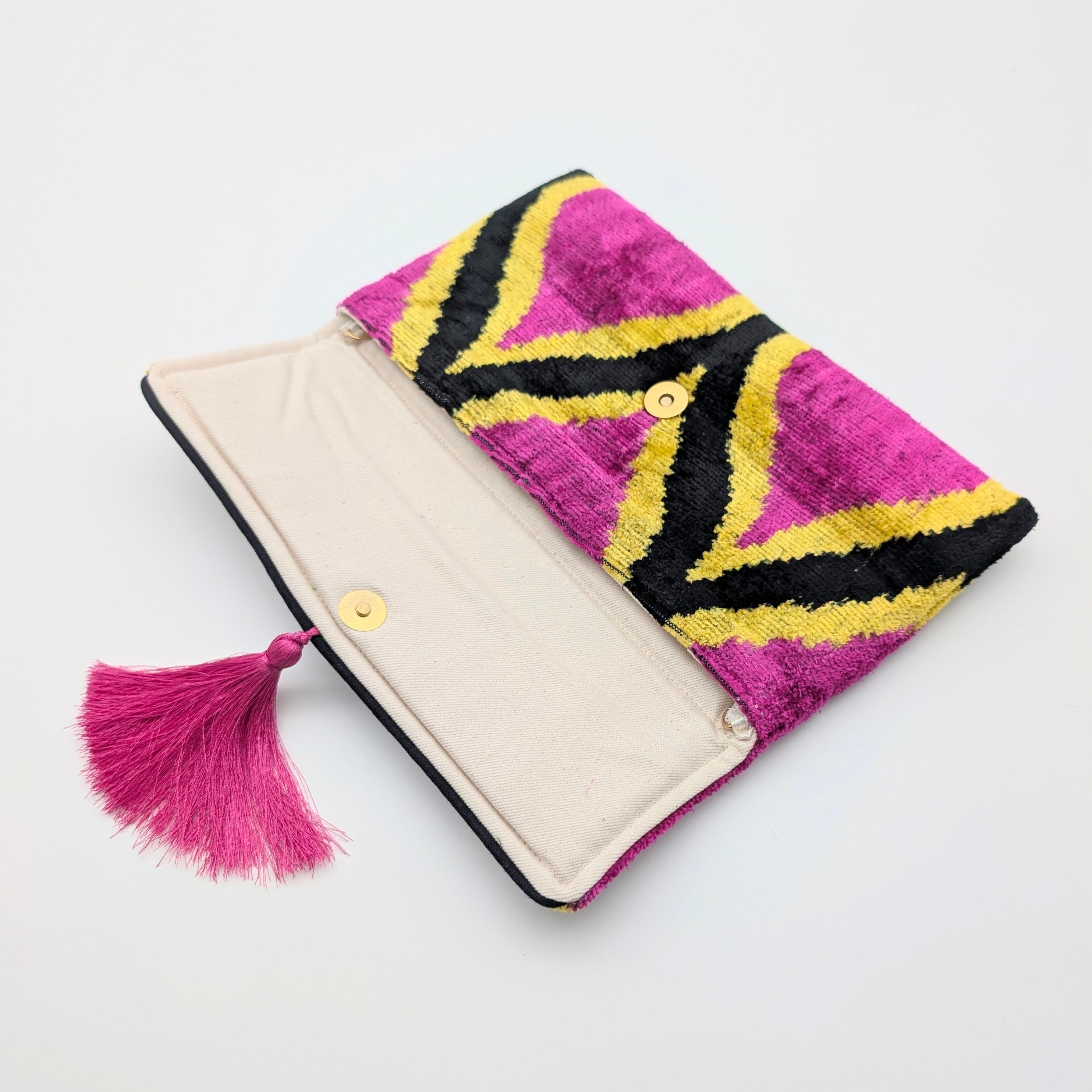 IKAT VELVET CLUTCH CHLOÉ Magenta Black Yellow