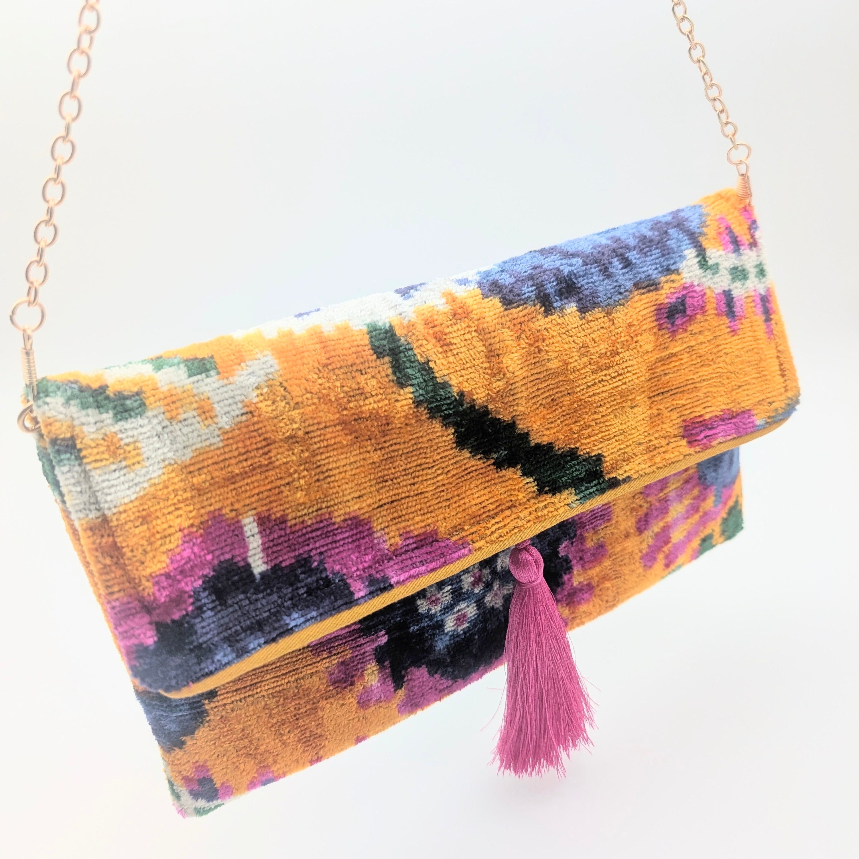 IKAT_VELVET_CLUTCH_TAMINA_Yellow_Blue
