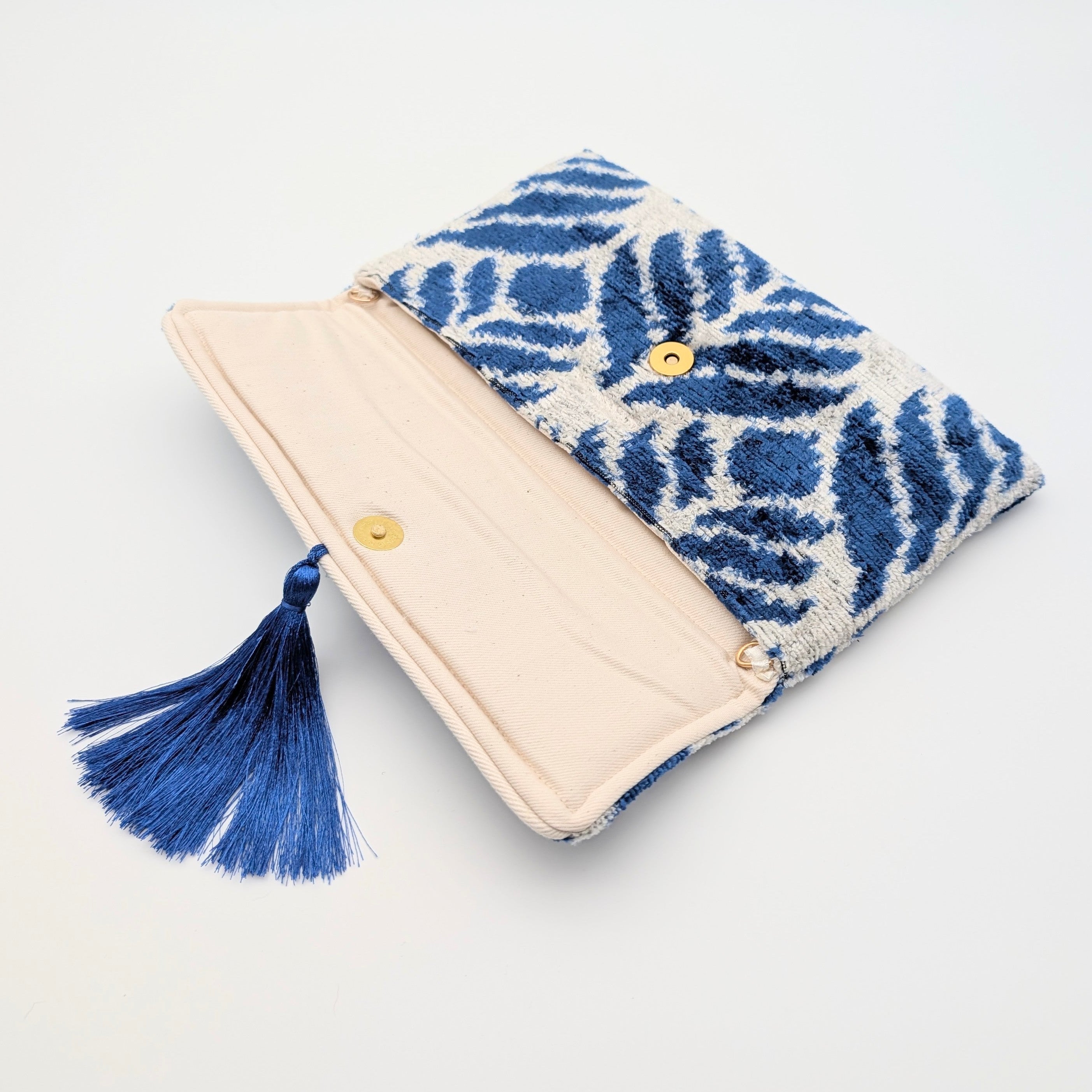 IKAT VELVET CLUTCH IRINA Royal Blue White