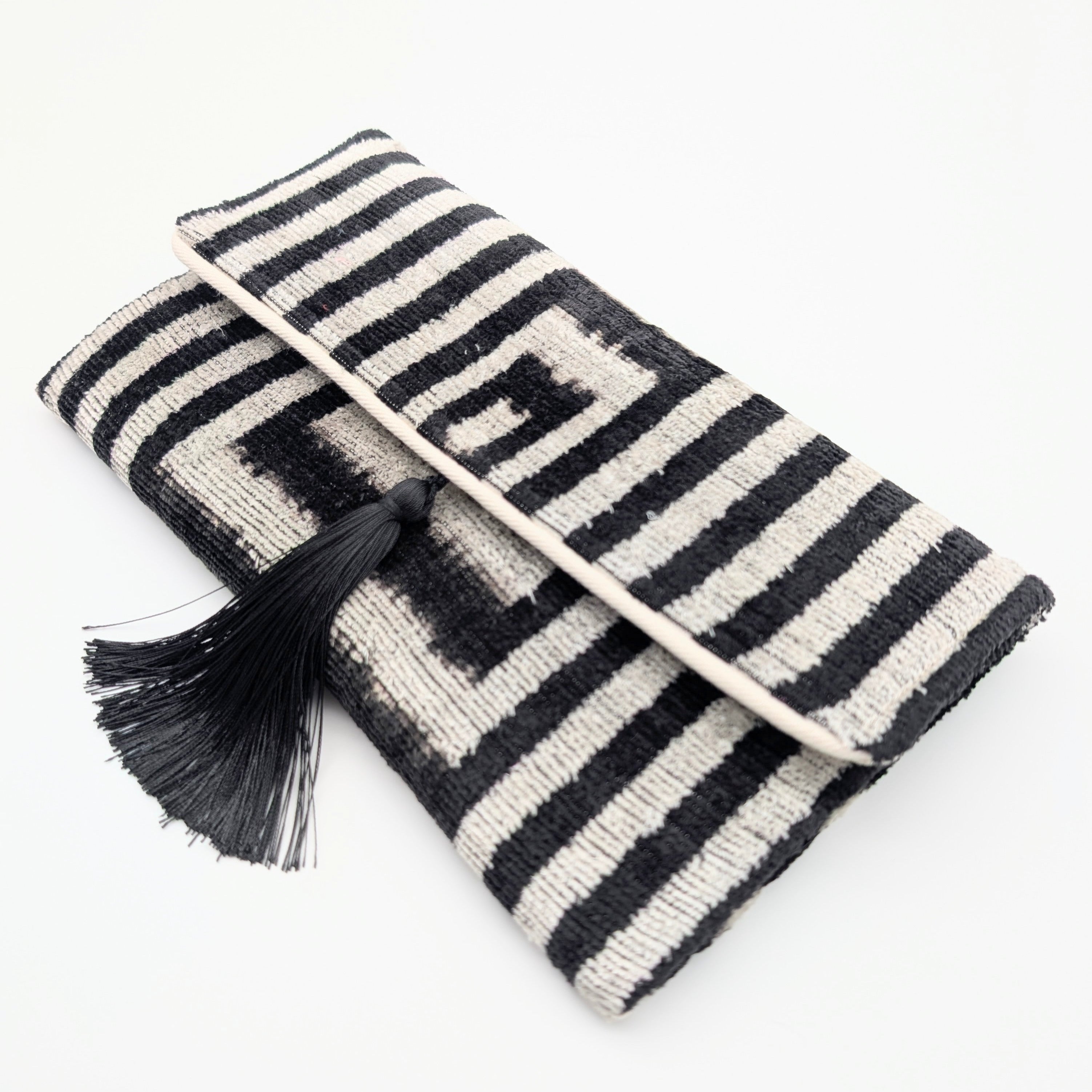 IKAT SILK CLUTCH CELINE Black White Graphic