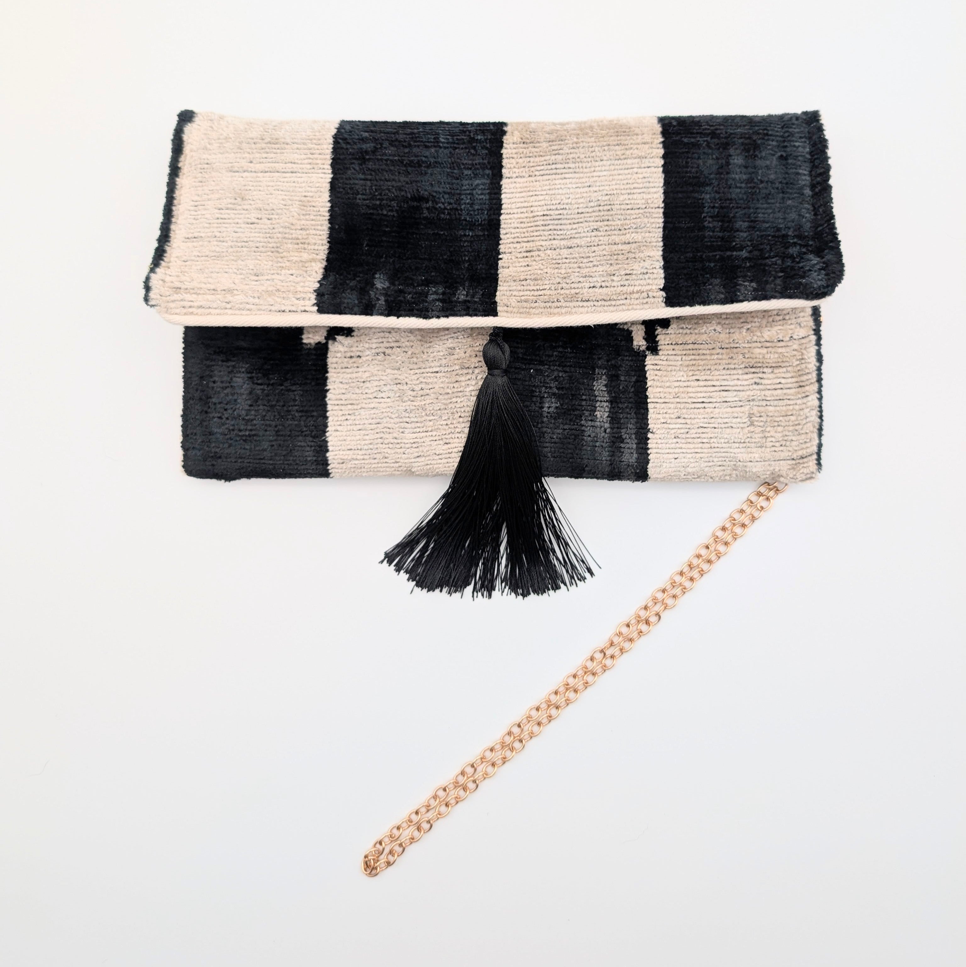 IKAT VELVET CLUTCH ELENA Black White