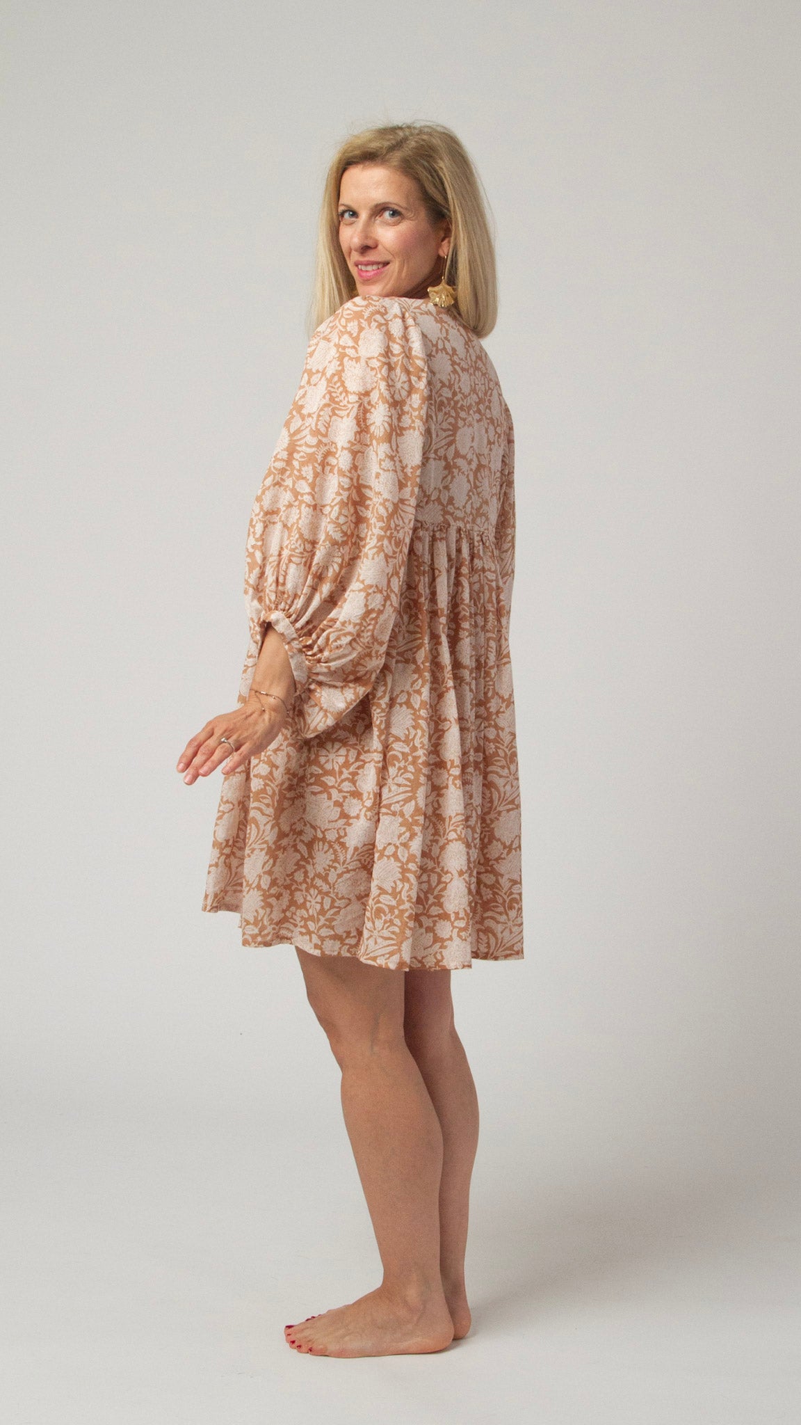 MIDIKLEID AVA Haselnuss
