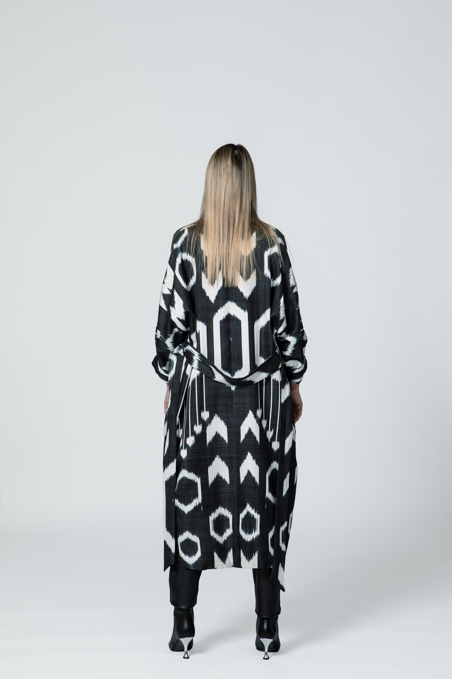 IKAT KIMONO Black Arrow