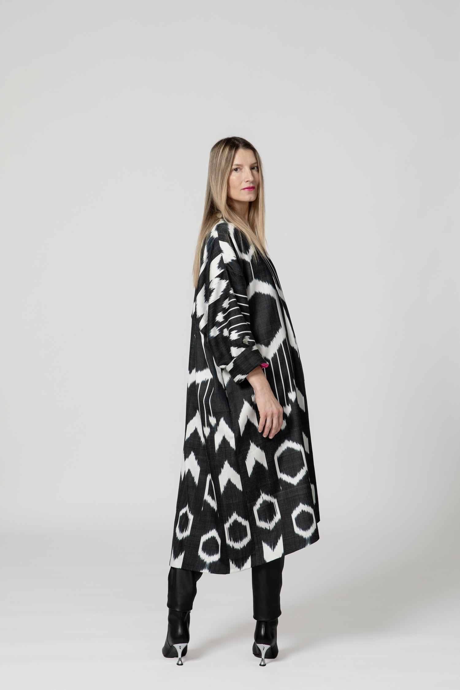 IKAT KIMONO Black Arrow