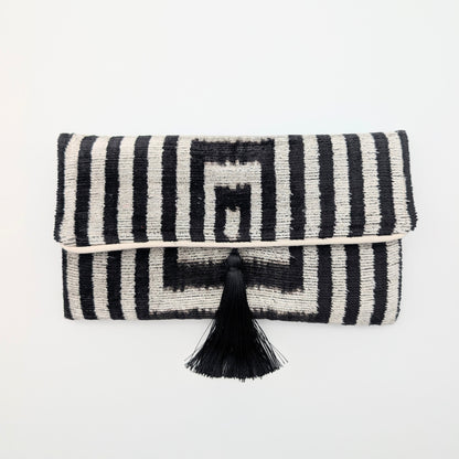 IKAT_SILK_CLUTCH_CELINE_Black_White_Graphic