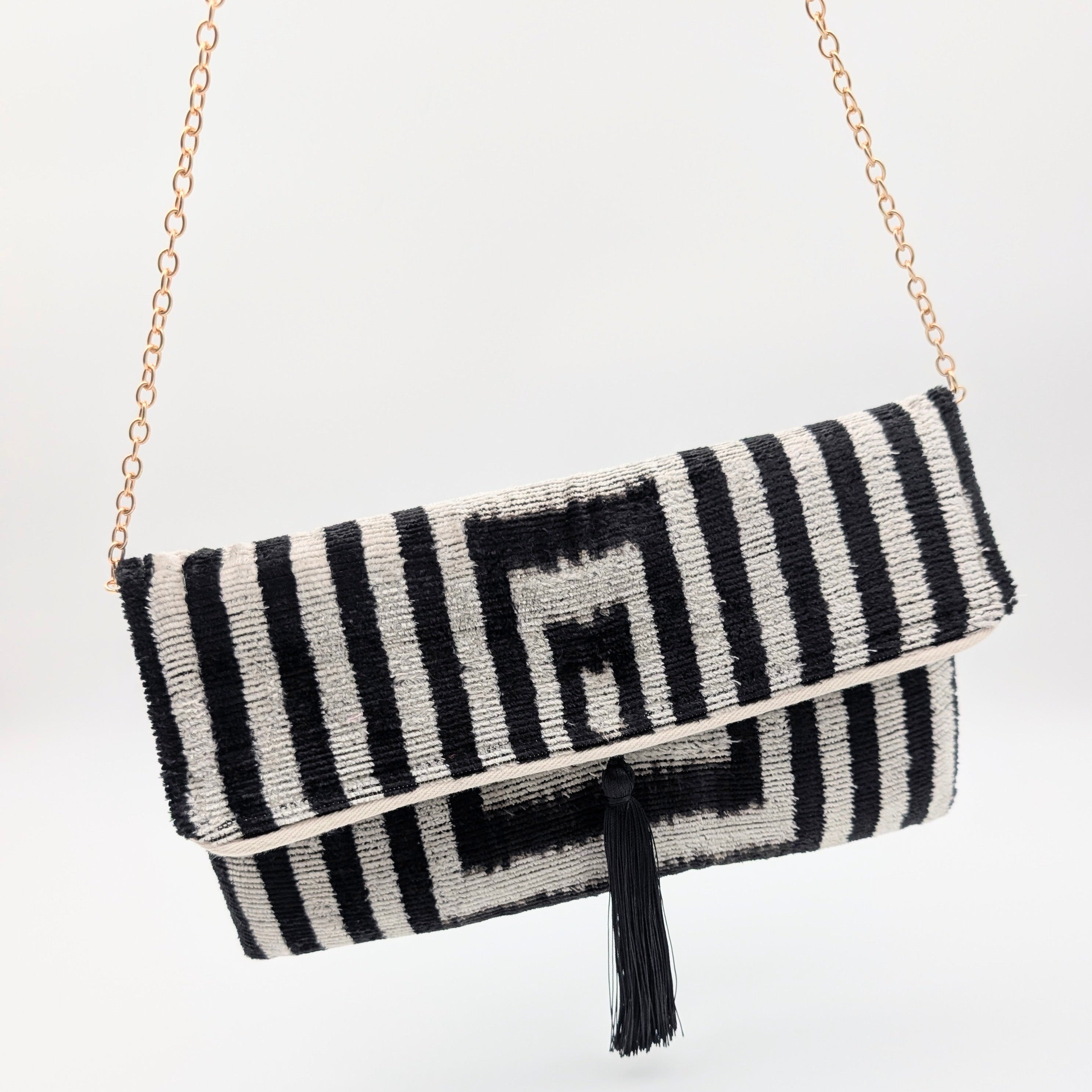 IKAT_SILK_CLUTCH_CELINE_Black_White_Graphic