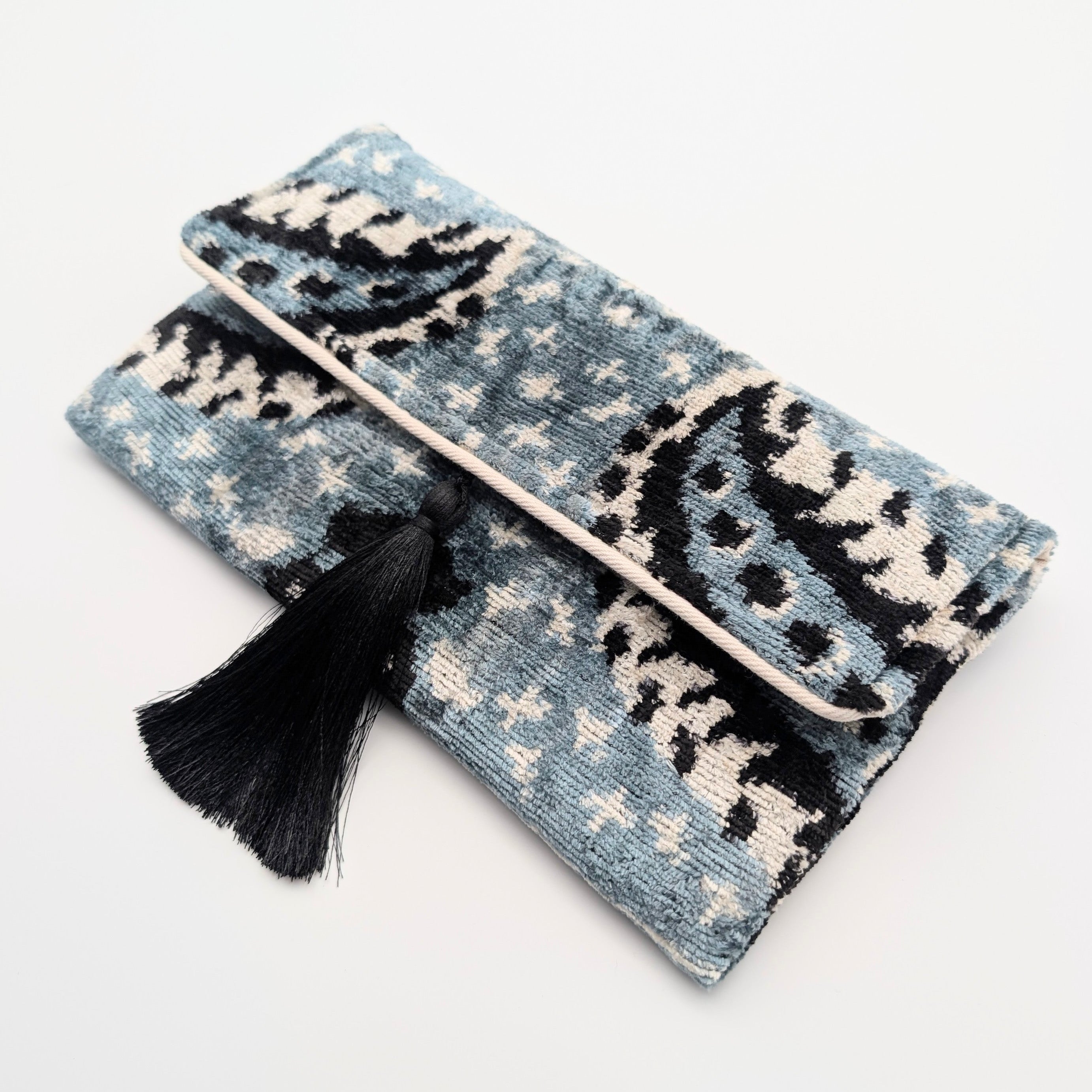 IKAT VELVET CLUTCH ELISA Blue Black White 