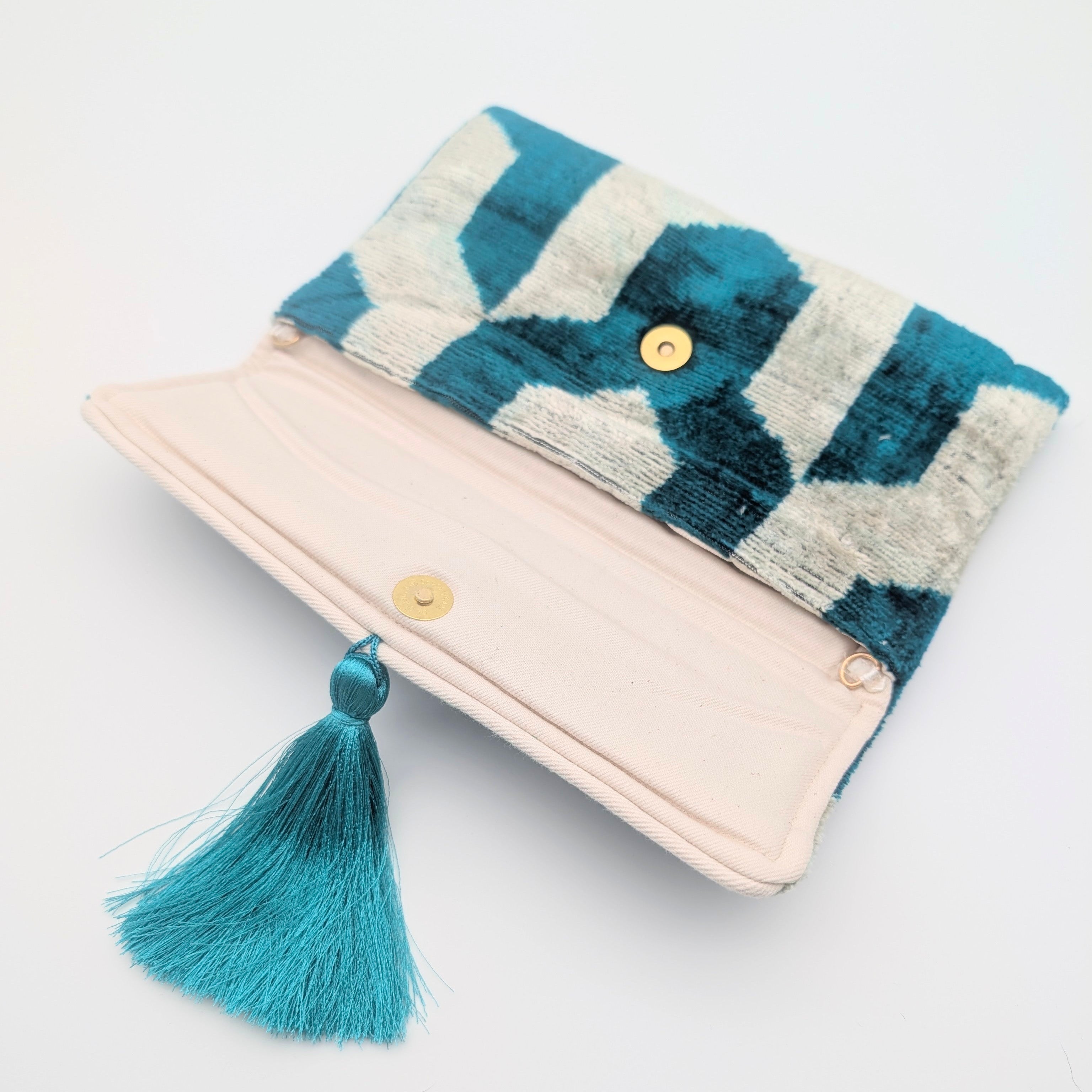 IKAT VELVET CLUTCH FLORENCE Petrol White Graphic 