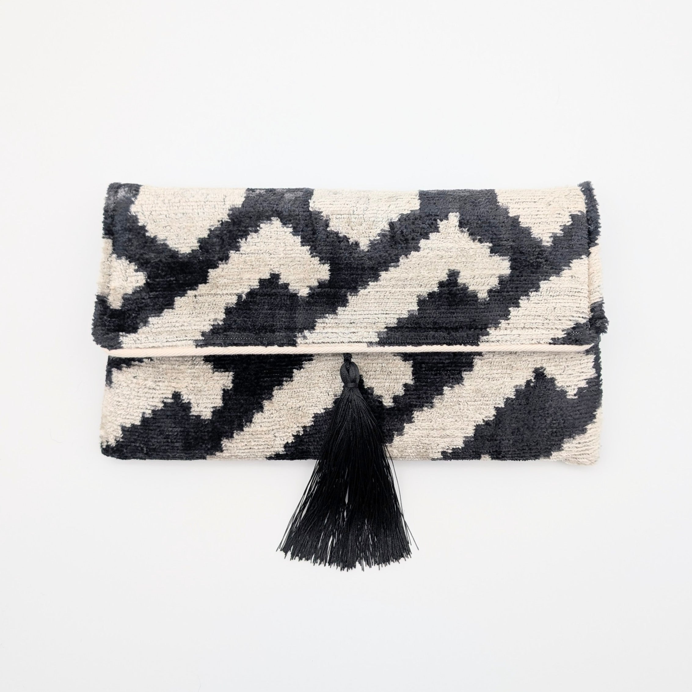 IKAT VELVET CLUTCH KATE - Black White 