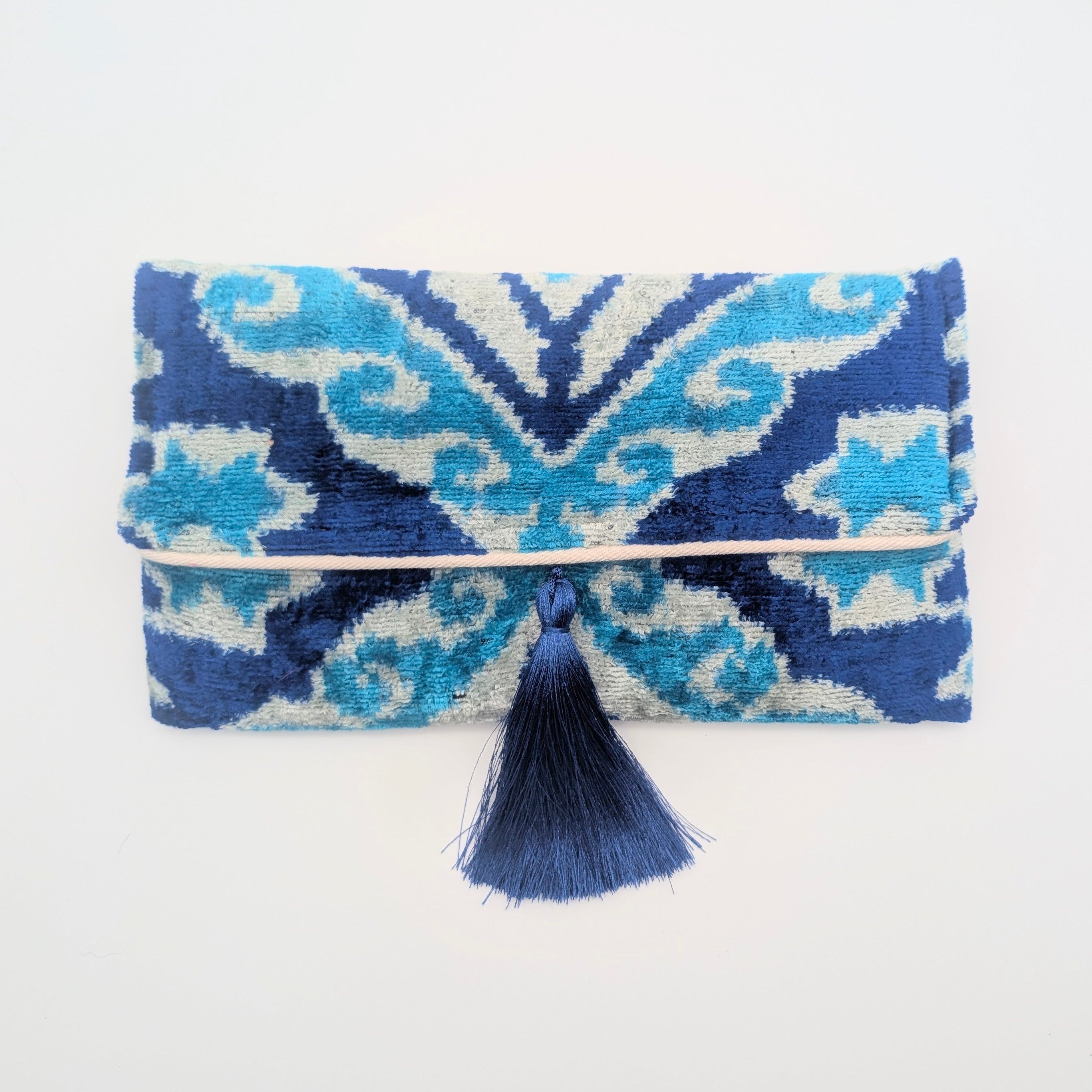 IKAT VELVET CLUTCH SOPHIA Blue Ornament 