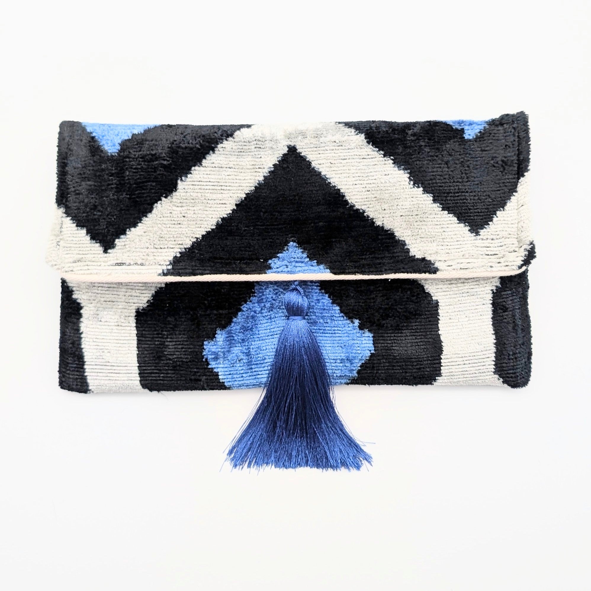 IKAT VELVET CLUTCH BEA Black White Blue