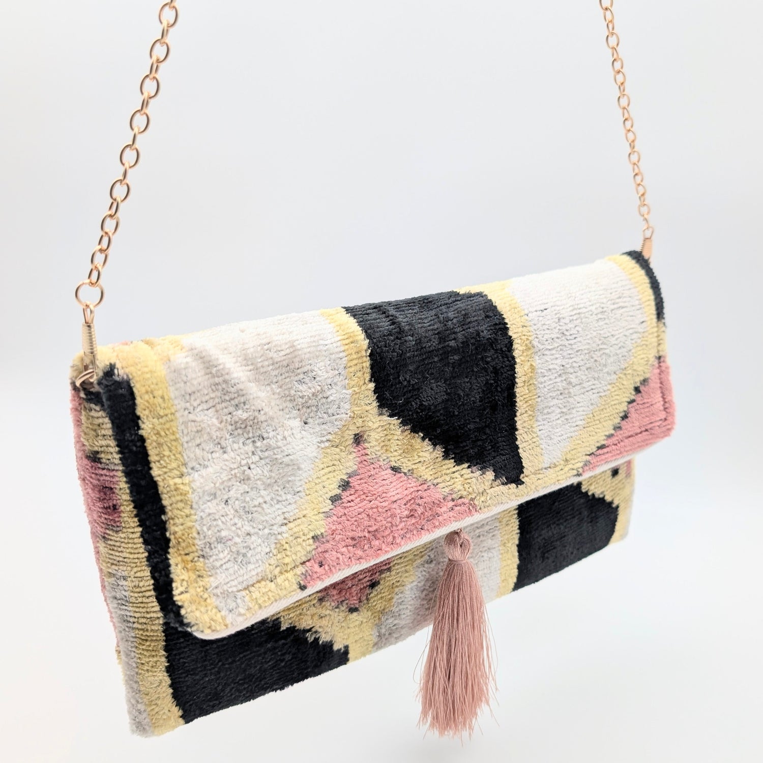 IKAT VELVET CLUTCH CARLA Powder Pink Black