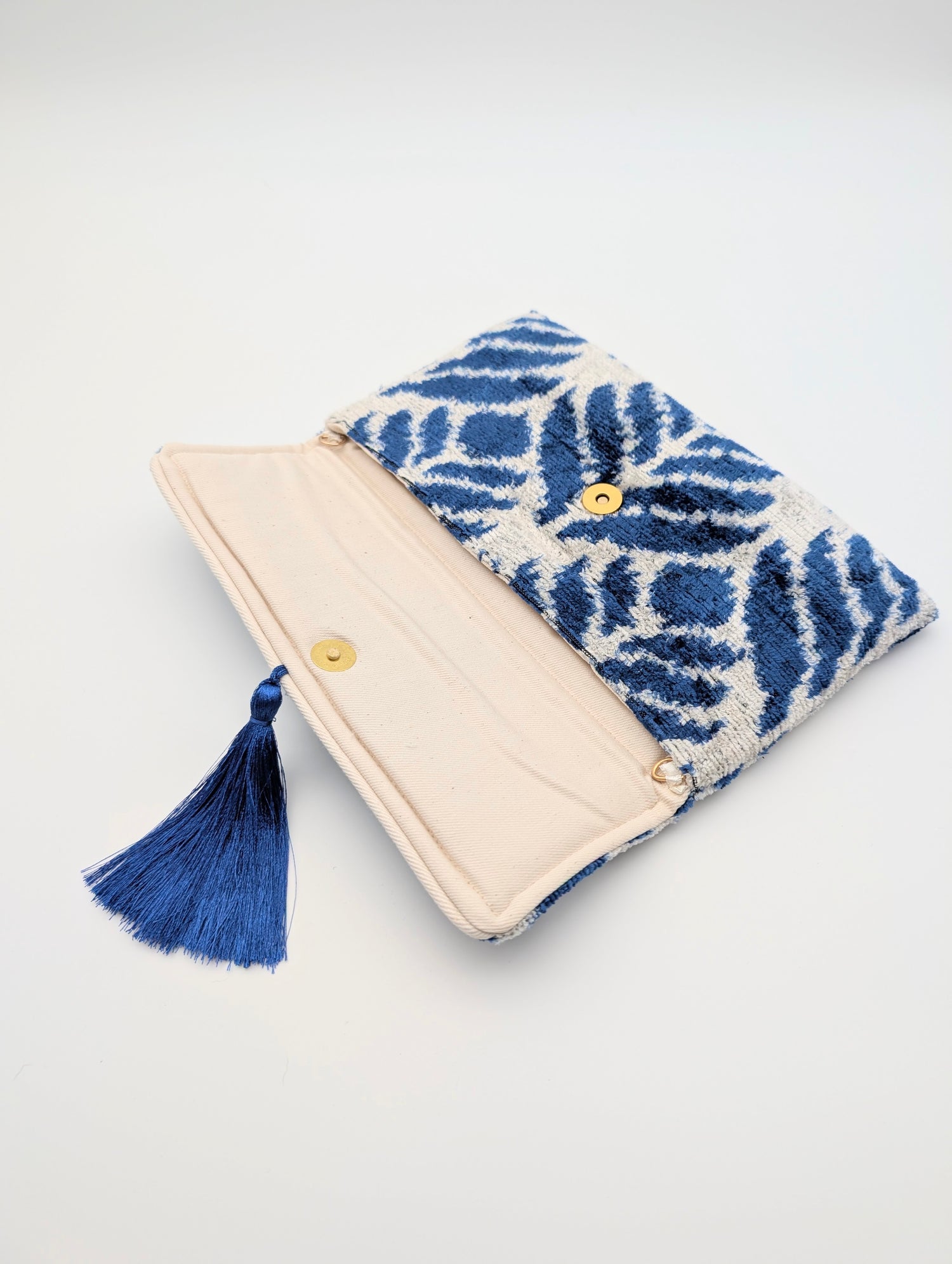 IKAT VELVET CLUTCH ELLA Royal Blue