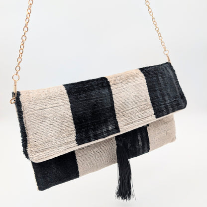 IKAT VELVET CLUTCH ELENA Black White