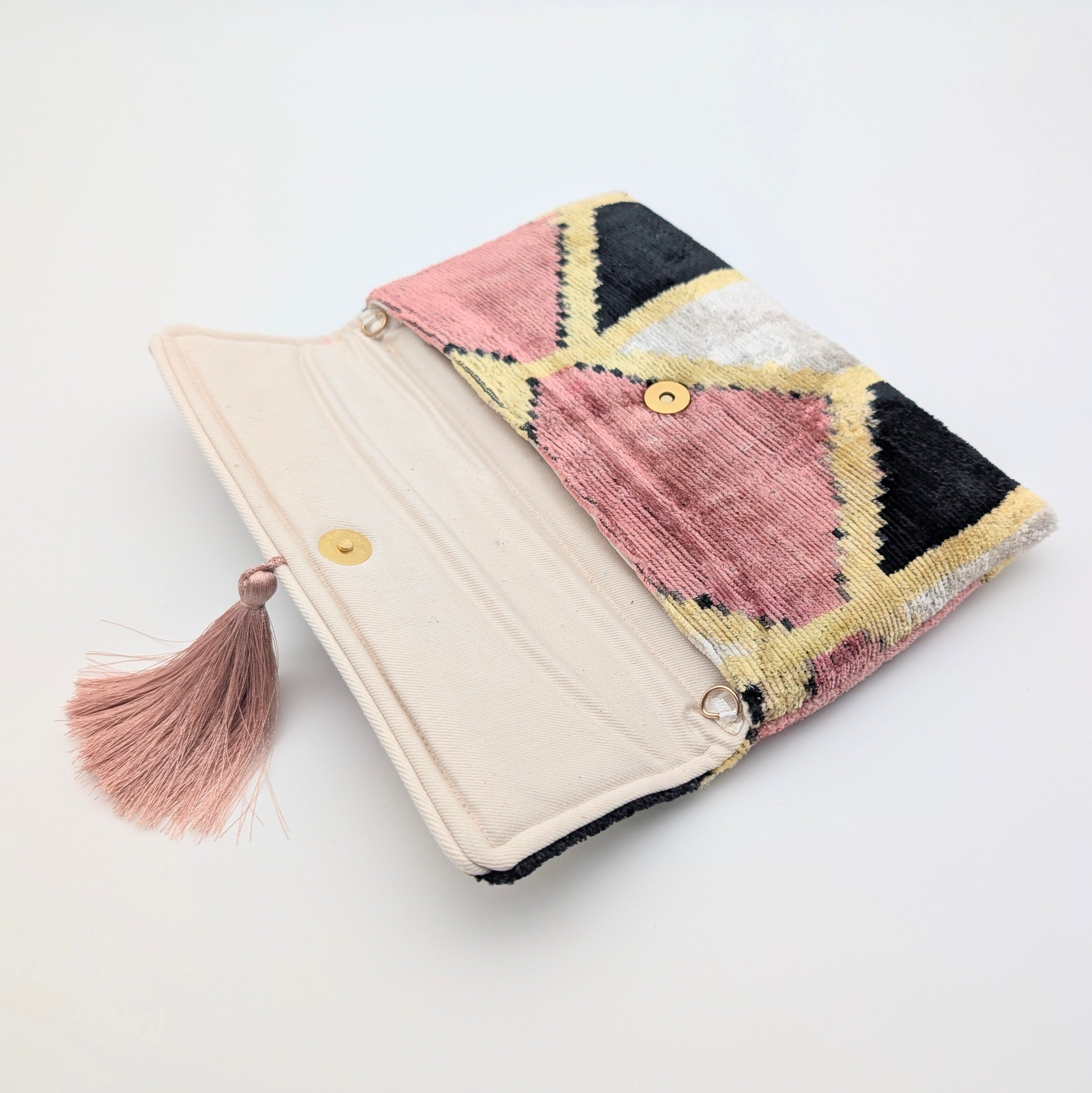 IKAT VELVET CLUTCH CARLA Powder Pink Black