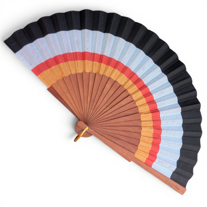 LE BAZAR INOUI HORIZON Handfächer aus Holz mit schwarz-weiß-rot-beigem Stoff in gestreiftem Design