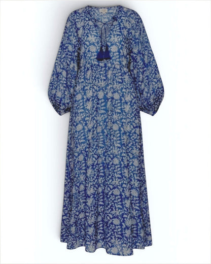 LE BAZAR INOUI Maxikleid Hannah in Indigo Blau aus leichter Baumwolle mit indischem Blockprint und 3/4-Ärmeln.